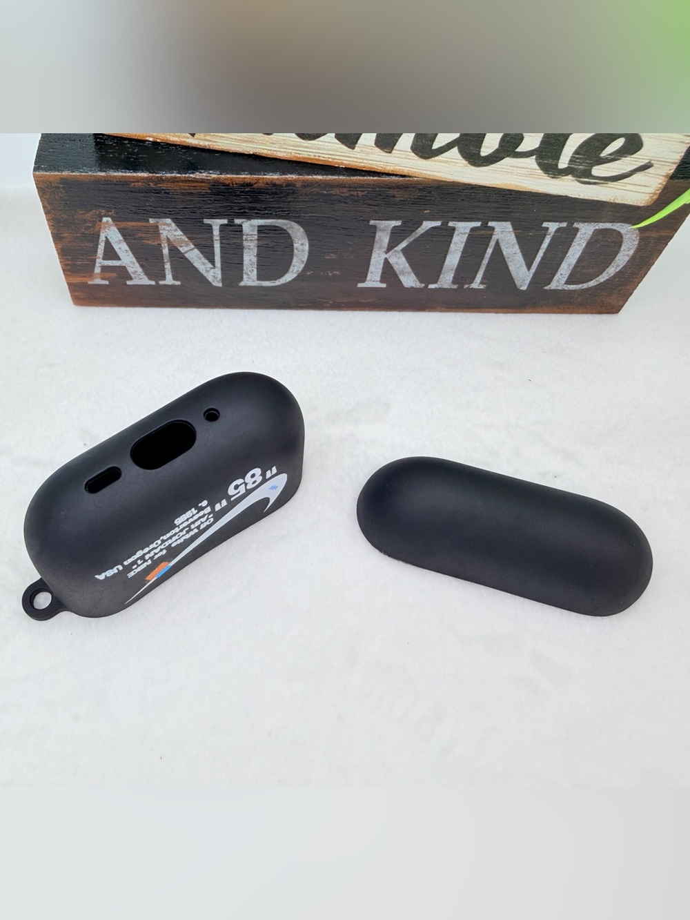 Nike OFF WHITE Design Protective Case for AirPods Pro 3 (2025) Matte Black - Picture 7 of 10